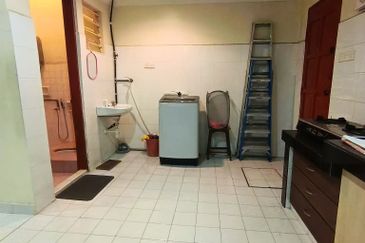 Bandar Sunway PJS 10 double storey house move in condition