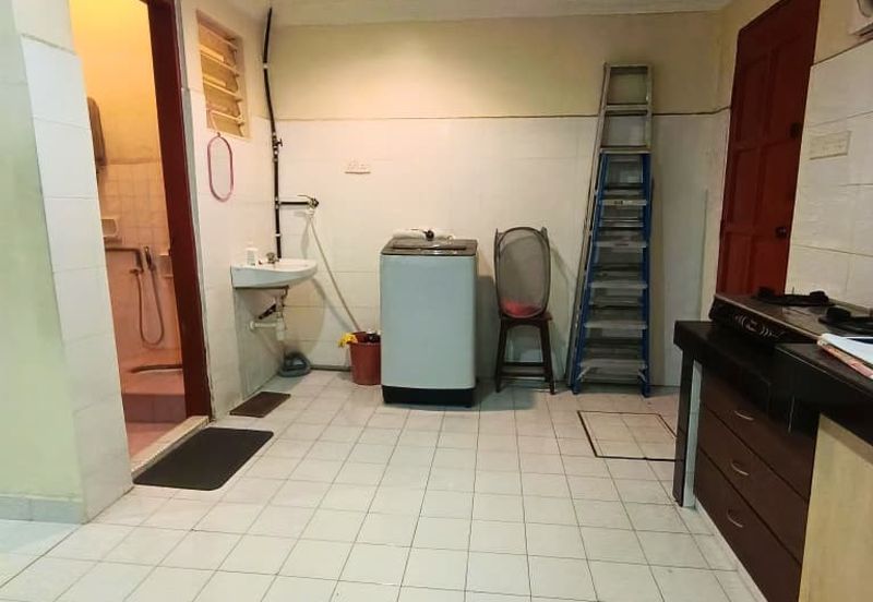 Bandar Sunway PJS 10 double storey house move in condition
