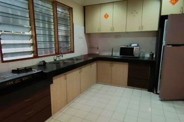 Bandar Sunway PJS 10 double storey house move in condition