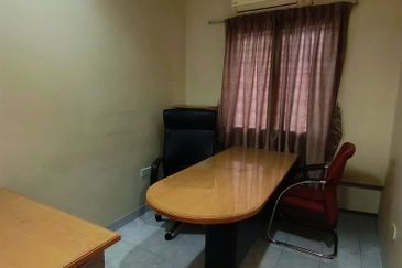 Bandar Sunway PJS 10 double storey house move in condition