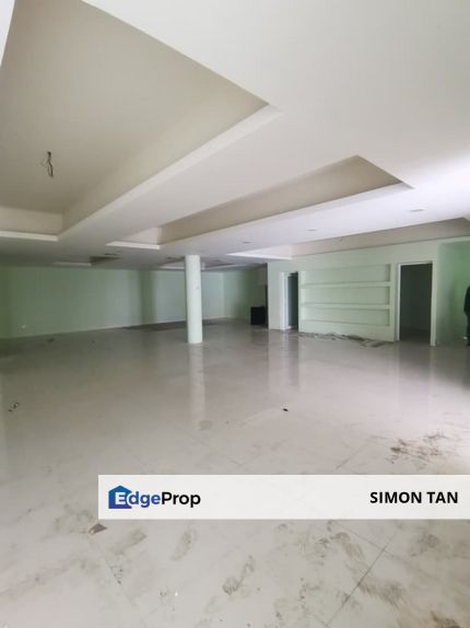 Highly Visible Commercial Building Corner Lot in Kalng, Selangor, Klang