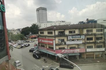 Highly Visible Commercial Building Corner Lot in Kalng