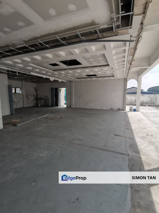 Highly Visible Commercial Building Corner Lot in Kalng, Selangor, Klang