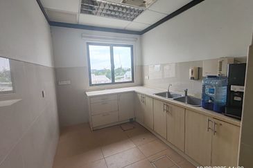 HiCom-Glenmarie Industrial Park