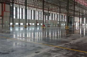 Warehouse with office in Tanjong Malim Proton City