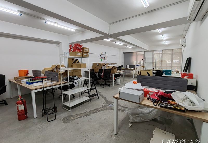 Office or storage space in KL old klang road saville seputeh tmn desa