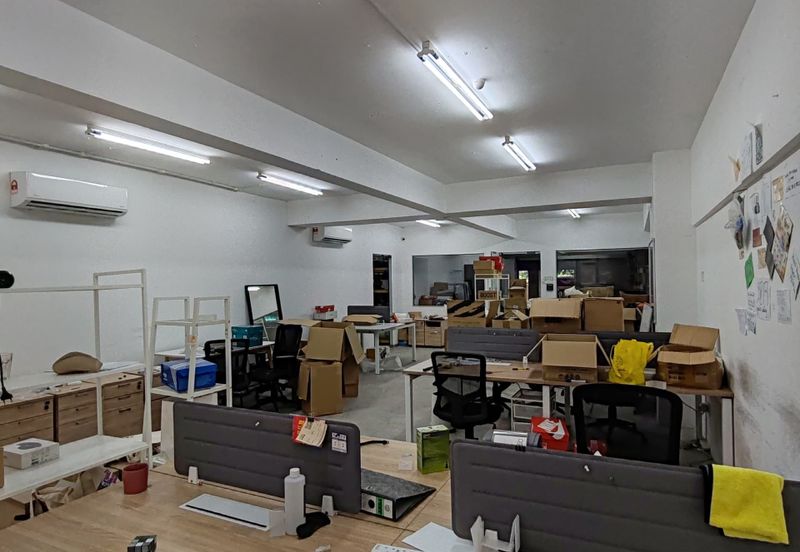 Office or storage space in KL old klang road saville seputeh tmn desa