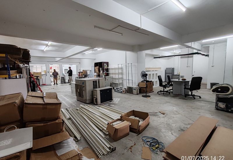 Office or storage space in KL old klang road saville seputeh tmn desa