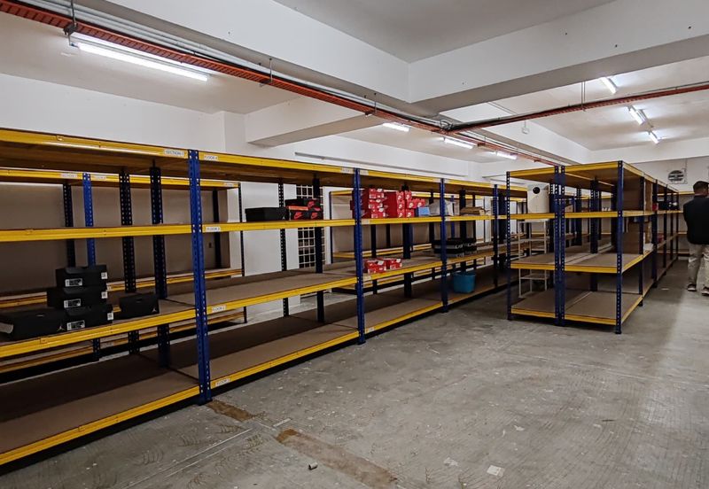 Office or storage space in KL old klang road saville seputeh tmn desa