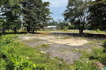 Prime Commercial Land in Cheras Taman Cuepacs Pekan Batu 9 Used Car