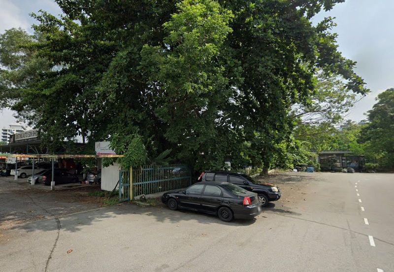 Prime Commercial Land in Cheras Taman Cuepacs Pekan Batu 9 Used Car