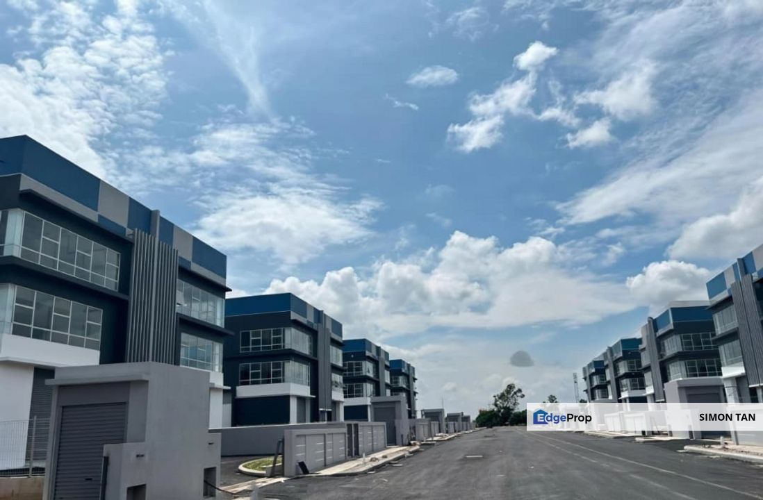 Shah Alam Subang u5 3 storey commercial building , Selangor, Petaling Jaya