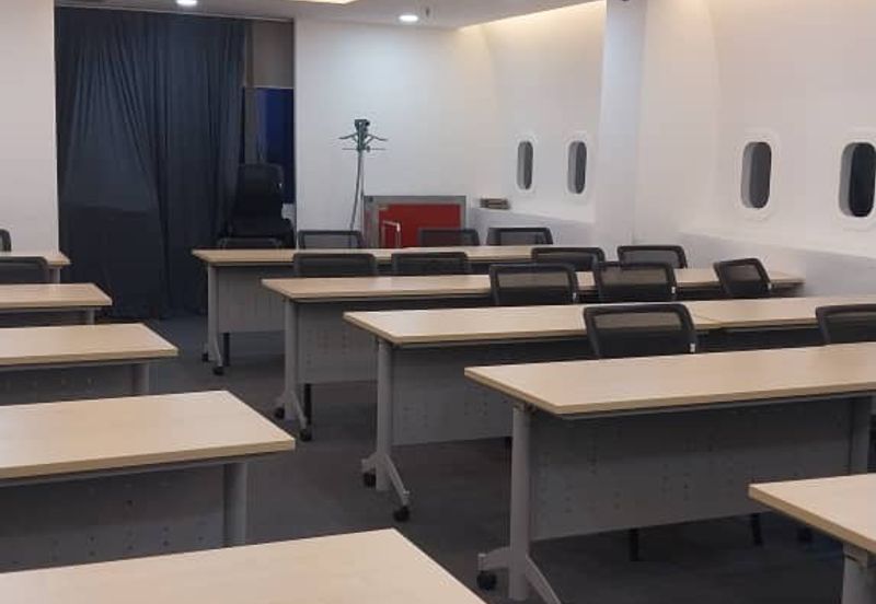 Leisure Commerce Square