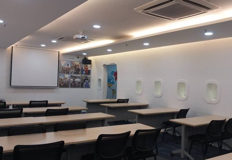 Leisure Commerce Square