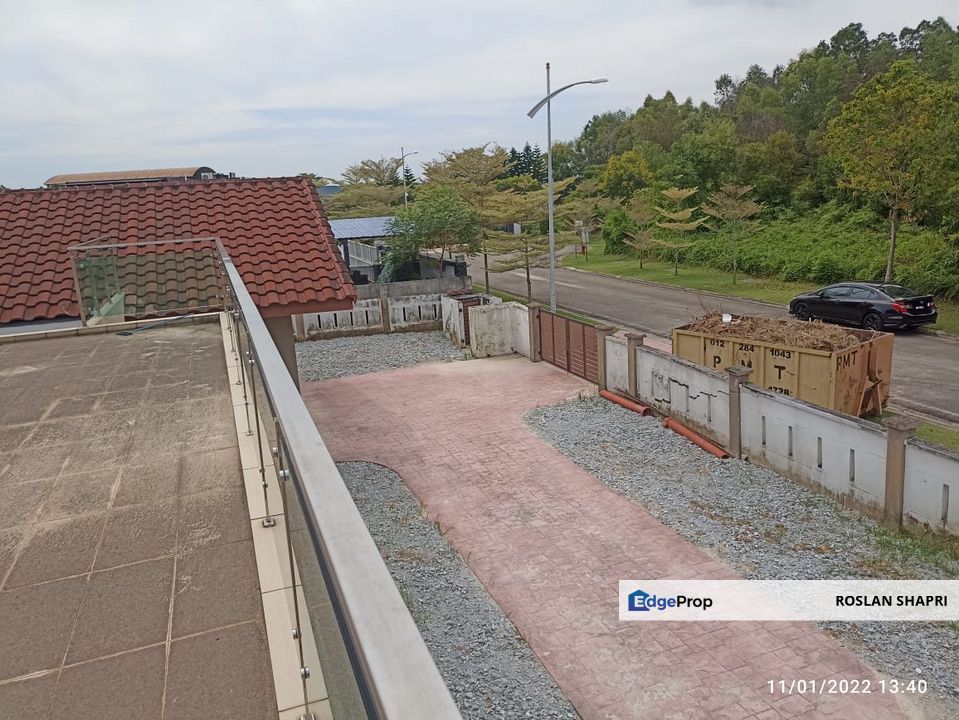 SEPANG F1 - BANDAR ENSTEK - Largest 13,380 sft Bungalow Land + 2 Storey Bungalow with CCC, Negeri Sembilan, Seremban