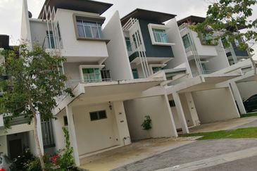 Symphony Hills Schubert