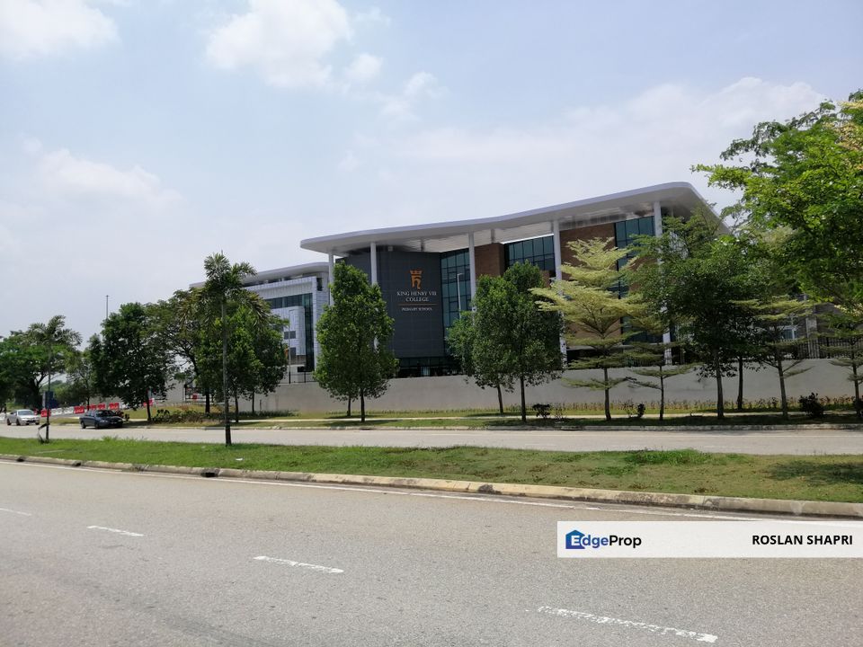 Experience the epitome of luxury living at MOZART, Symphony Hills Cyberjaya, Selangor, Cyberjaya