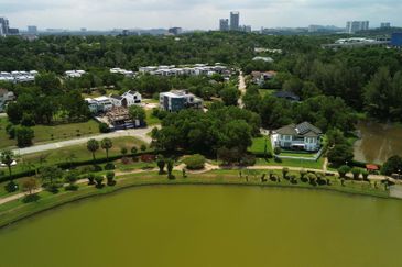 Perdana Lakeview East