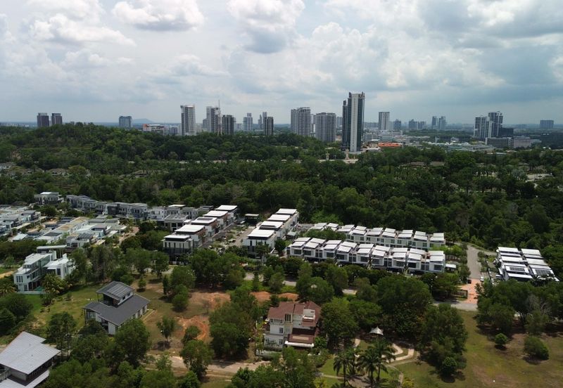 Perdana Lakeview East