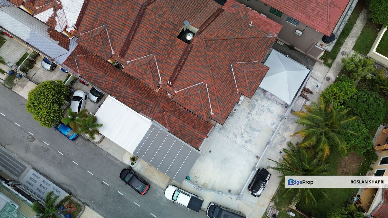 CORNER KOTA WARISAN HOME FULLY EXTENDED KITCHEN AND BEDROOMS - 3616 sq ft LAND!, Selangor, Sepang