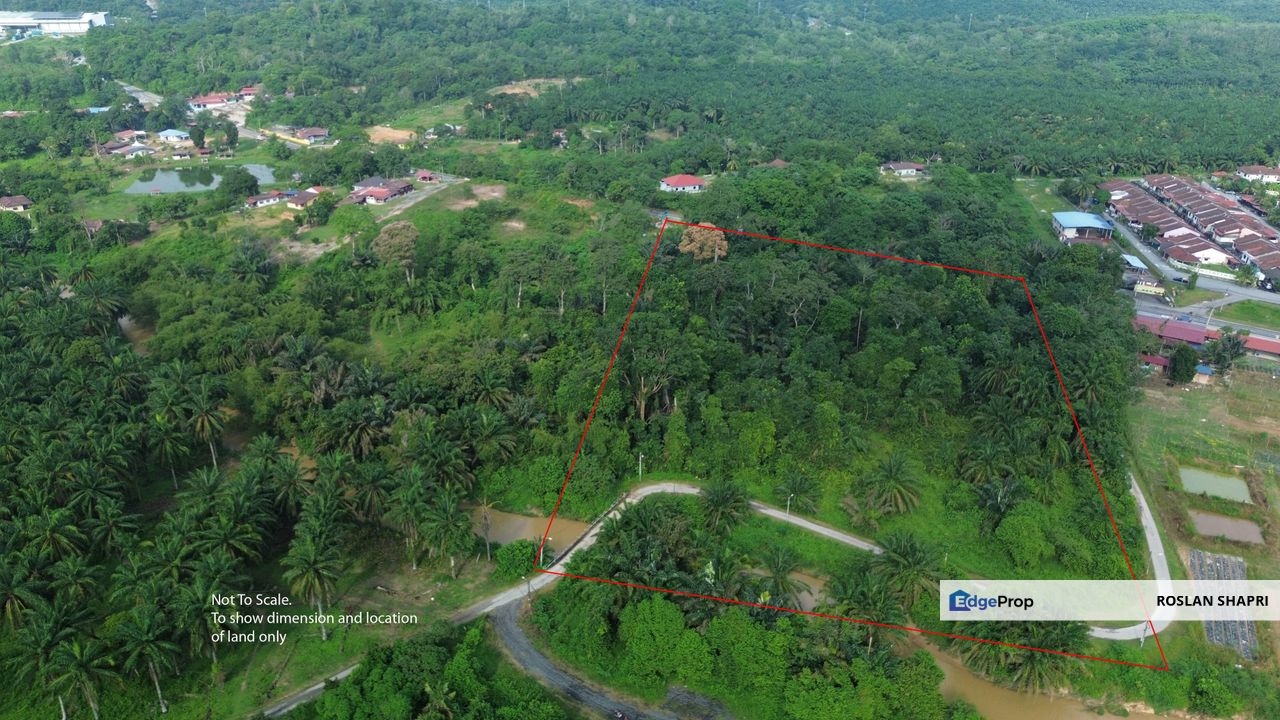 6.35 EKAR - Tanah Pertanian Tepi Jalan dan Landai untuk Dijual Berhadapan Kolej Komuniti Rembau, Negeri Sembilan, Rembau