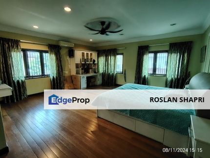 USJ17 Mansion Facing North with Freehold Title and Spacious Land., Selangor, USJ