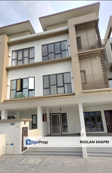 Furnished for AirBnB Unit - N'Dira 3-Storey Townhouse in 16 Sierra, Puchong Intermediate, Selangor, Puchong South