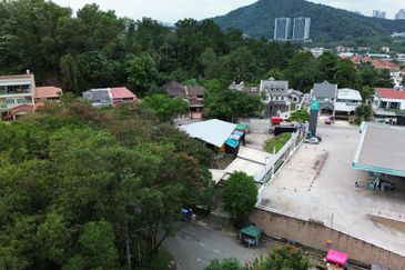BUKIT ANTARABANGSA - A rare gem in the bustling area, the last remaining commercial land.