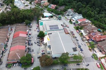 BUKIT ANTARABANGSA - A rare gem in the bustling area, the last remaining commercial land.