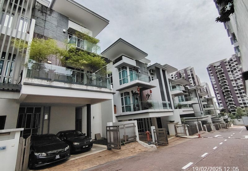 Saville @ The Park - Twin Villa