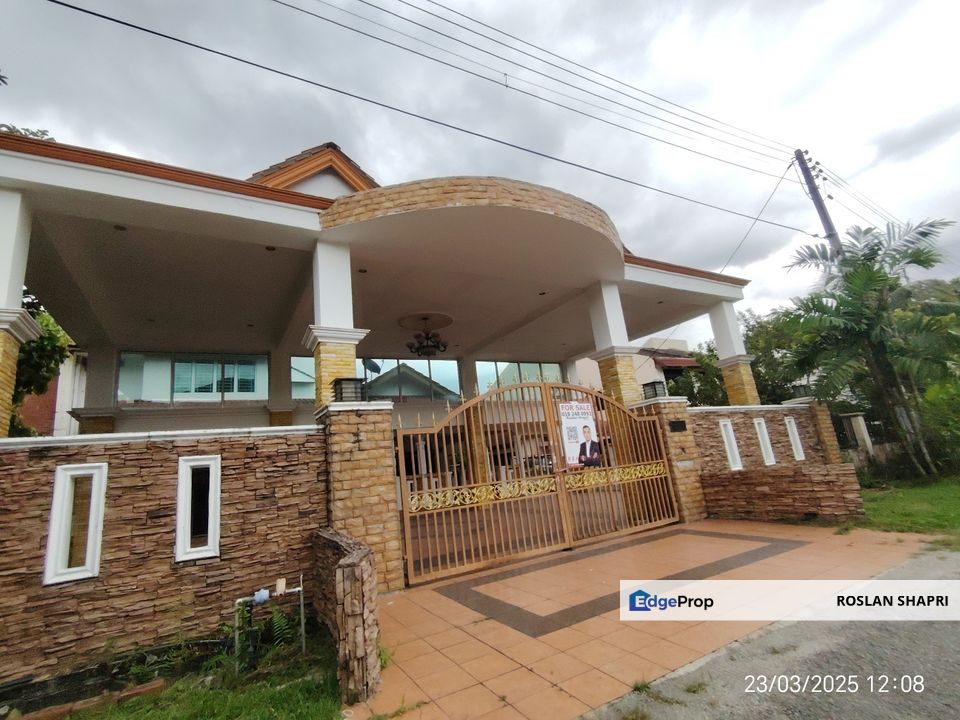 🏡 RUMAH SEMI-D 2 TINGKAT UNTUK DIJUAL – FULLY RENOVATED – SEKSYEN 3, BANDAR BARU BANGI, Selangor, Bangi