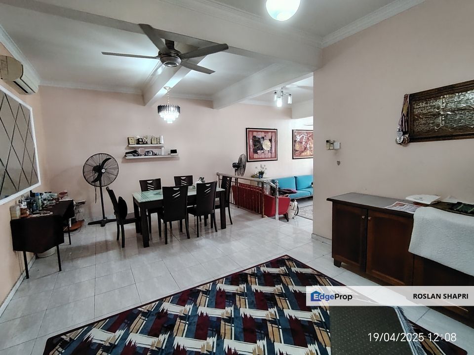 Desa Melati Phase 4 Bandar Baru Nilai - Spacious and Renovated Home, Negeri Sembilan, Nilai