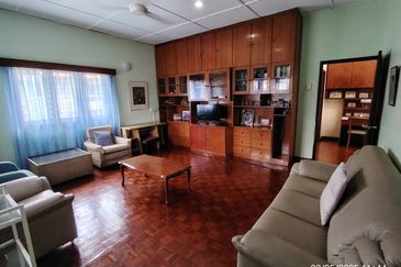 Bukit Pantai (Pantai Hill)