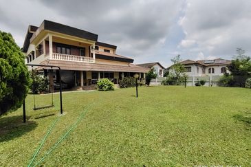 Bukit Pantai (Pantai Hill)