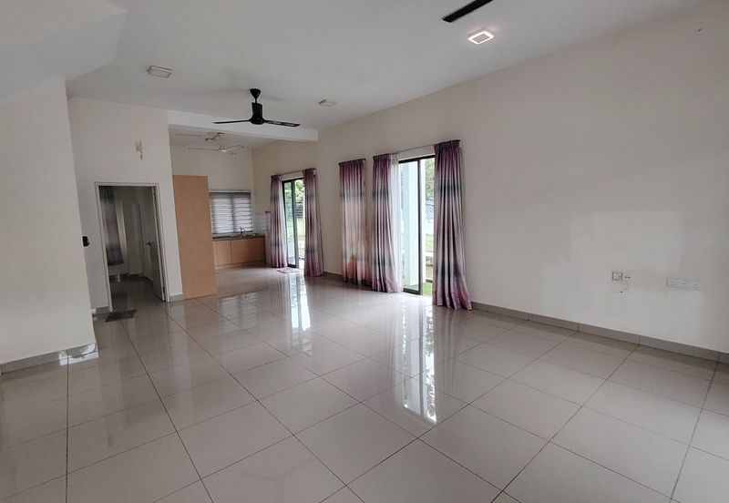 Monet Lily @ Sunsuria City