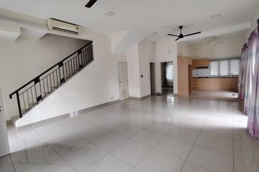 Monet Lily @ Sunsuria City