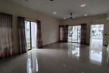 Monet Lily @ Sunsuria City