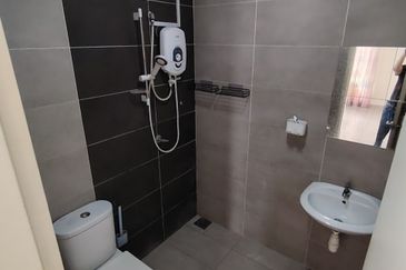 Monet Lily @ Sunsuria City