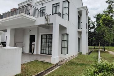 Monet Lily @ Sunsuria City