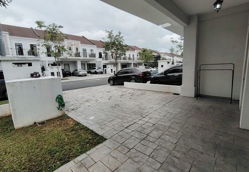 Monet Lily @ Sunsuria City