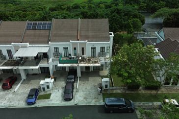 Monet Lily @ Sunsuria City