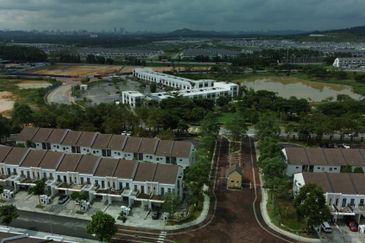 Monet Lily @ Sunsuria City