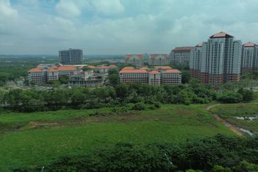 Monet Lily @ Sunsuria City