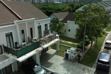 Monet Lily @ Sunsuria City