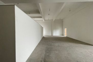 Conner unit with largest land 11,185sf, built up 8,816sf for sale in USJ 19, Subang Jaya