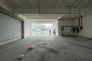 Conner unit with largest land 11,185sf, built up 8,816sf for sale in USJ 19, Subang Jaya