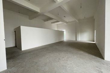 Conner unit with largest land 11,185sf, built up 8,816sf for sale in USJ 19, Subang Jaya