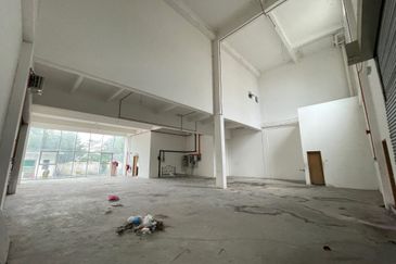 Conner unit with largest land 11,185sf, built up 8,816sf for sale in USJ 19, Subang Jaya