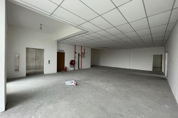 Conner unit with largest land 11,185sf, built up 8,816sf for sale in USJ 19, Subang Jaya