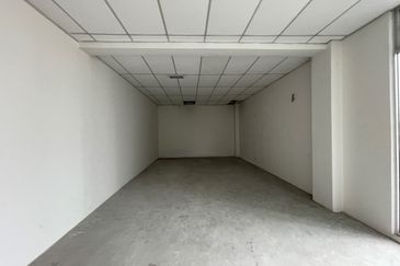 Conner unit with largest land 11,185sf, built up 8,816sf for sale in USJ 19, Subang Jaya